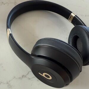 Beats Solo 4 Wireless Bluetooth headphones